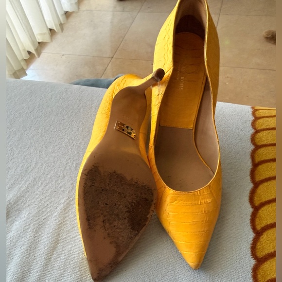 Yellow Textured Women's Pumps - Picture 2 of 2